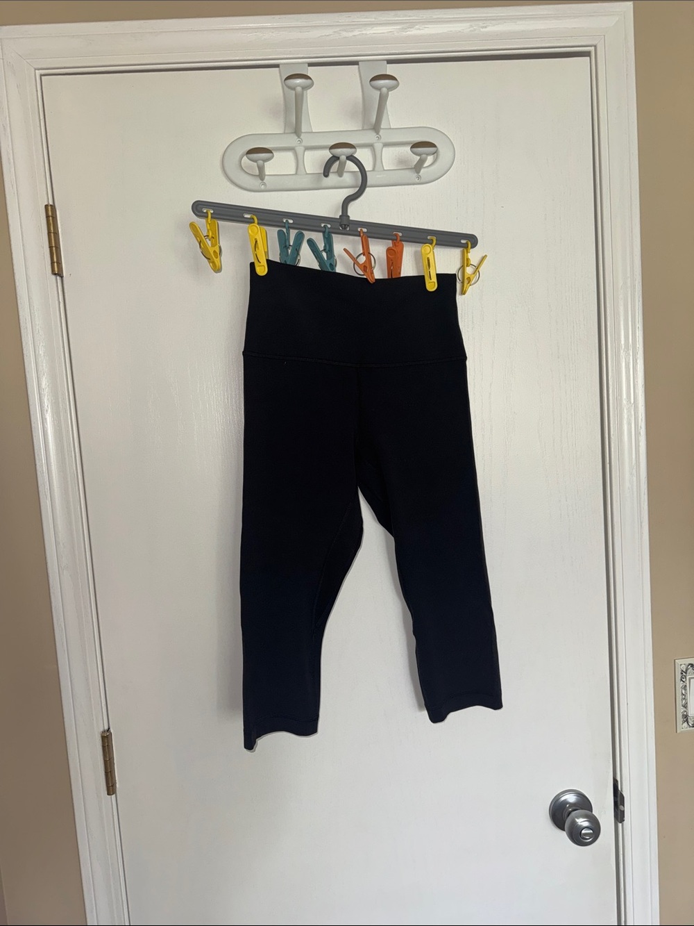lululemon athletica Black Cropped Leggings